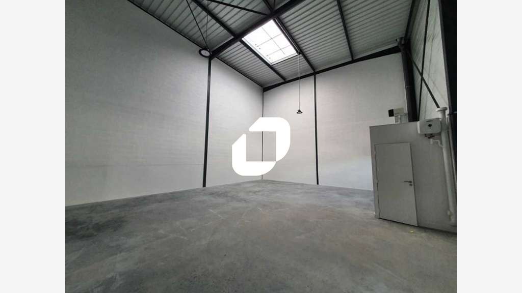 A louer Local d'activité 112m² Bussy saint georges