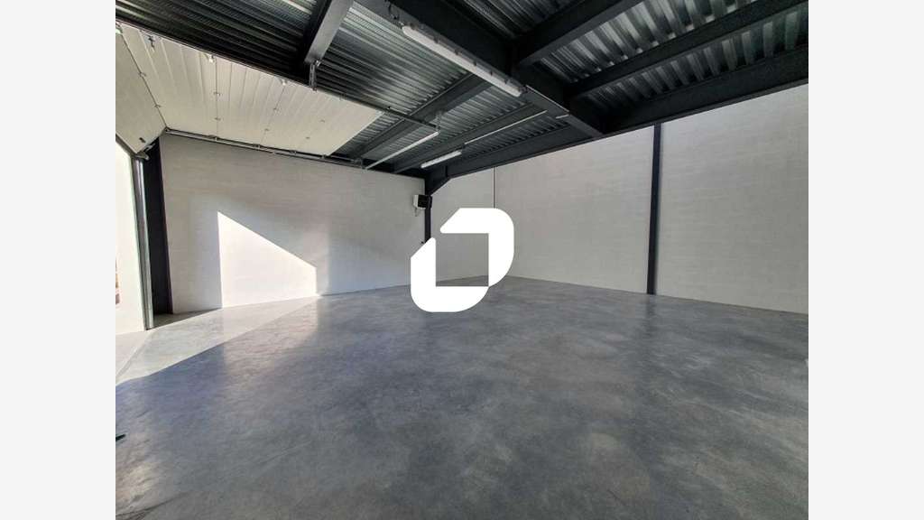A louer Local d'activité 221m² Bussy saint georges