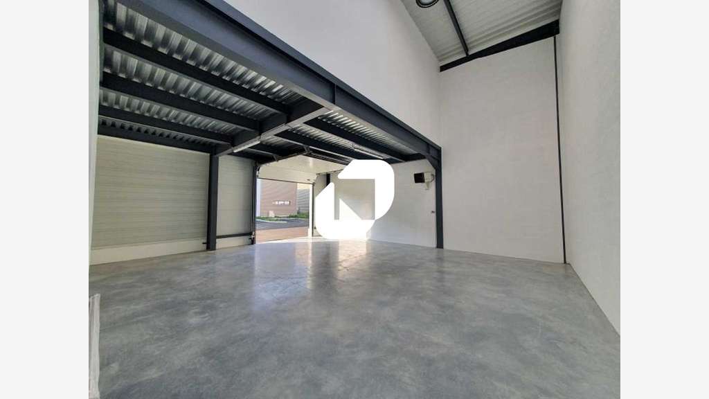 A louer Local d'activité 221m² Bussy saint georges