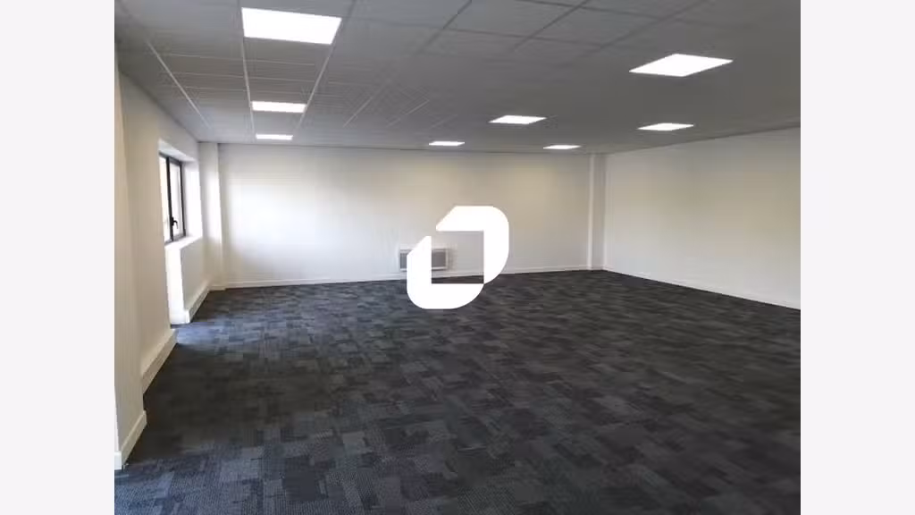 A louer Local d'activité 838m² Bussy saint georges
