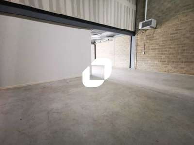A louer Local d'activité 210m² Bussy saint martin