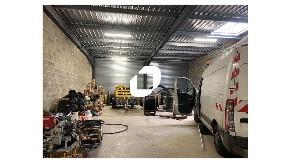 A louer Local d'activité 330m² Cadaujac