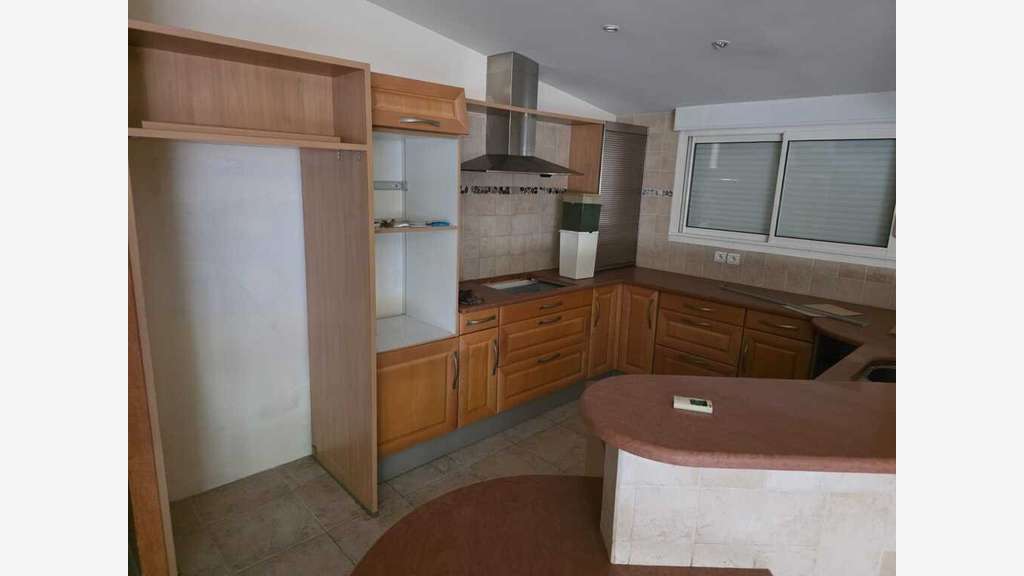 LOCATION BATIMENT 3600 m²