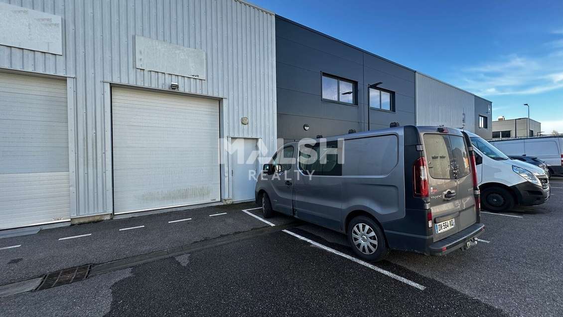 Local d'Activités à CAILLOUX SUR FONTAINES - A LOU