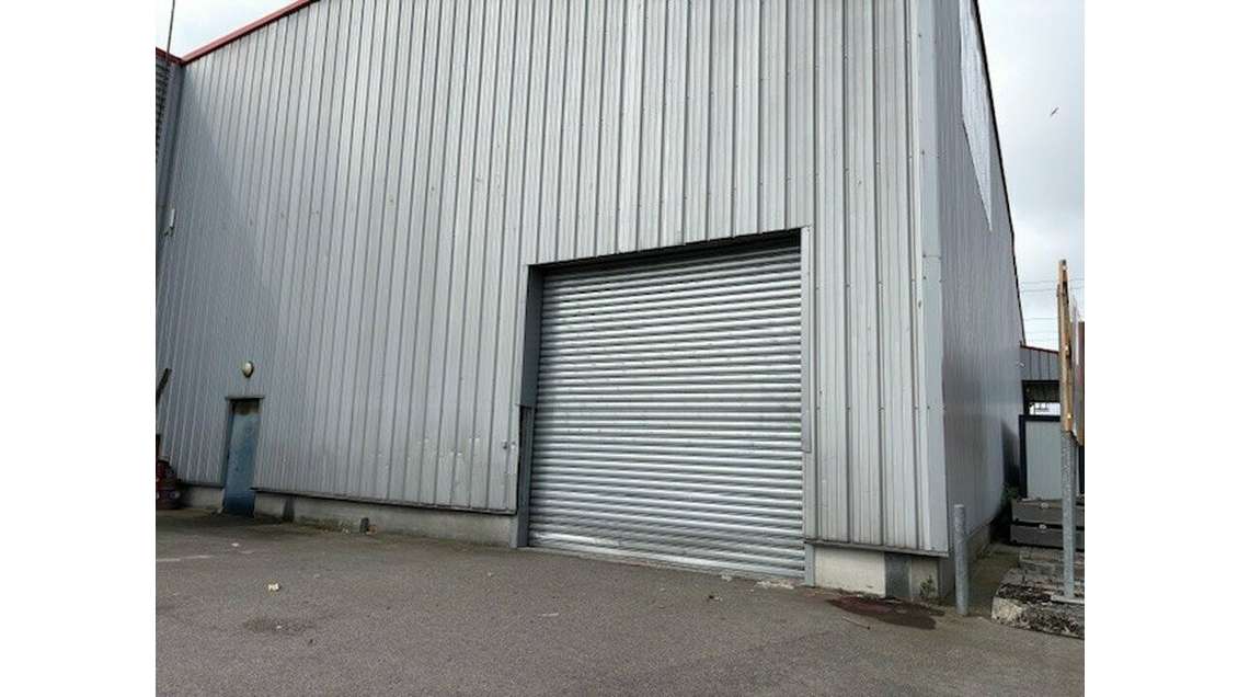 Local d'activites 1 000m² à louer à Calais (62)