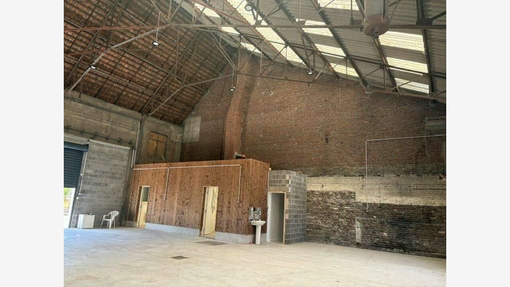 Local d'activité 225 m² à louer à Calais (62)