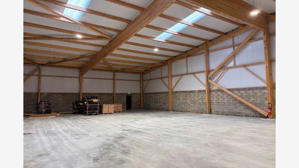 À louer – Local d'activités de 570 m² dans la zone