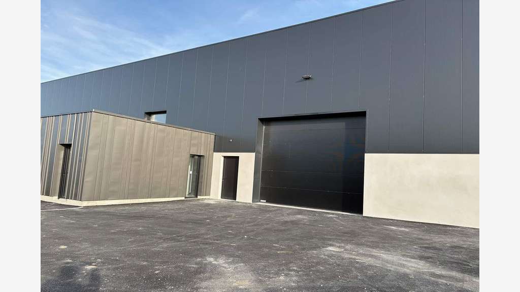 À louer – Local d'activités de 570 m² dans la zone