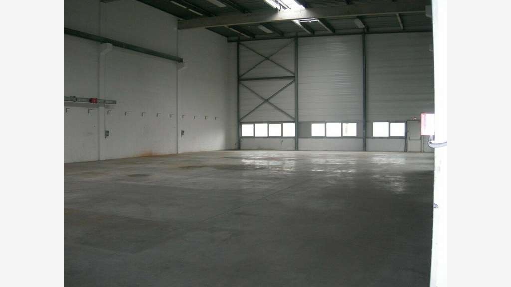 Local d'activités 1 184 m² à louer - Calais (62)