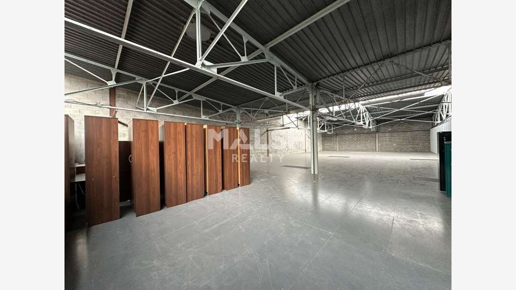 Box de stockage à louer 565m² à Caluire-et-Cuire