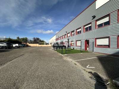Box de stockage à louer 565m² à Caluire-et-Cuire