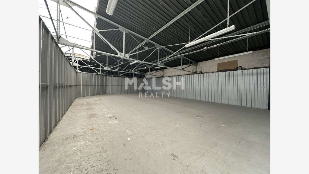 Box de stockage à louer 565m² à Caluire-et-Cuire