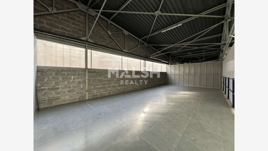 Box de stockage à louer 565m² à Caluire-et-Cuire