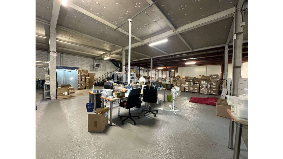 Local activités 1060m² et 3 lots bureaux à Caluire