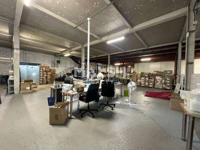 Location Locaux d'activités - Entrepôts à Caluire-et-Cuire