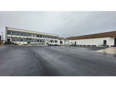 Location Locaux d'activités - Entrepôts à Caluire-et-Cuire