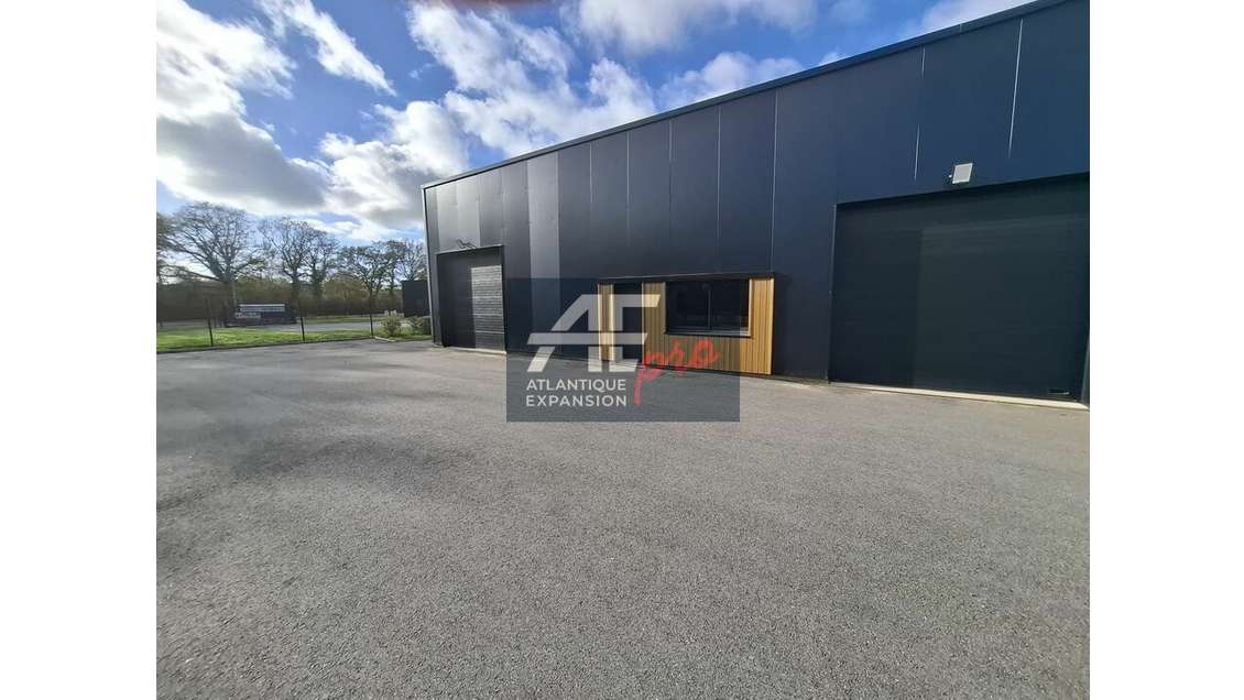 A louer local d'activités de 213m² en za à Campbon