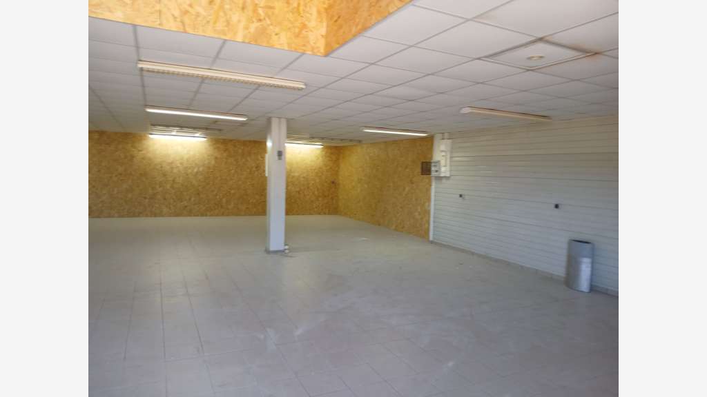 49 Candé, local commercial/activité 315 m² à louer