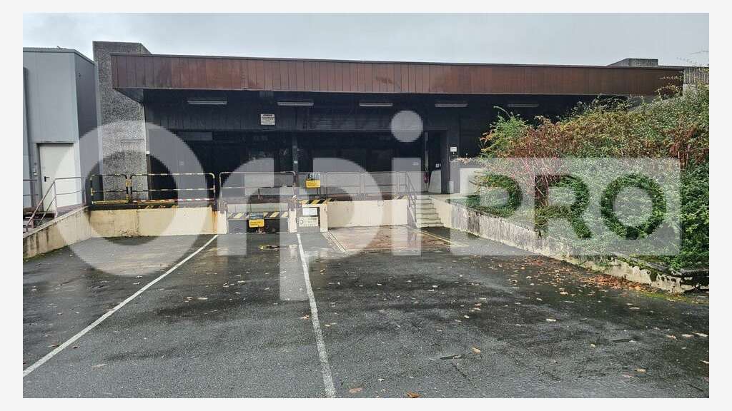 Ensemble industriel 3500m² à louer à Canéjan