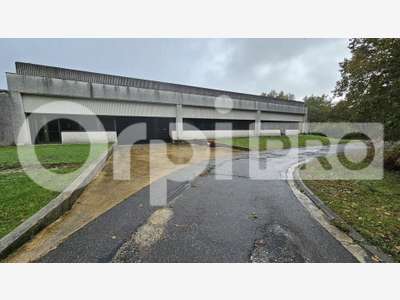 Ensemble industriel 3500m² à louer à Canéjan 