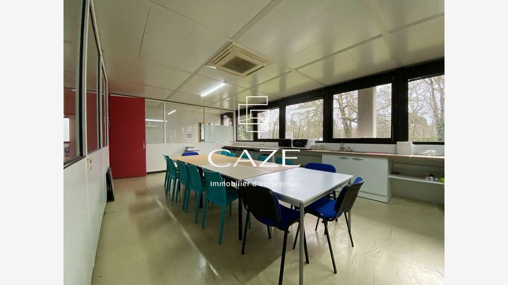 Entrepôt 5266m² à louer proche A63 à Canéjan