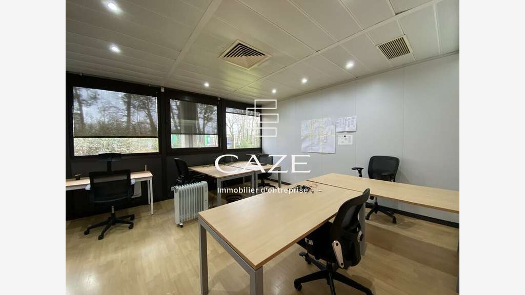 Entrepôt 5266m² à louer proche A63 à Canéjan