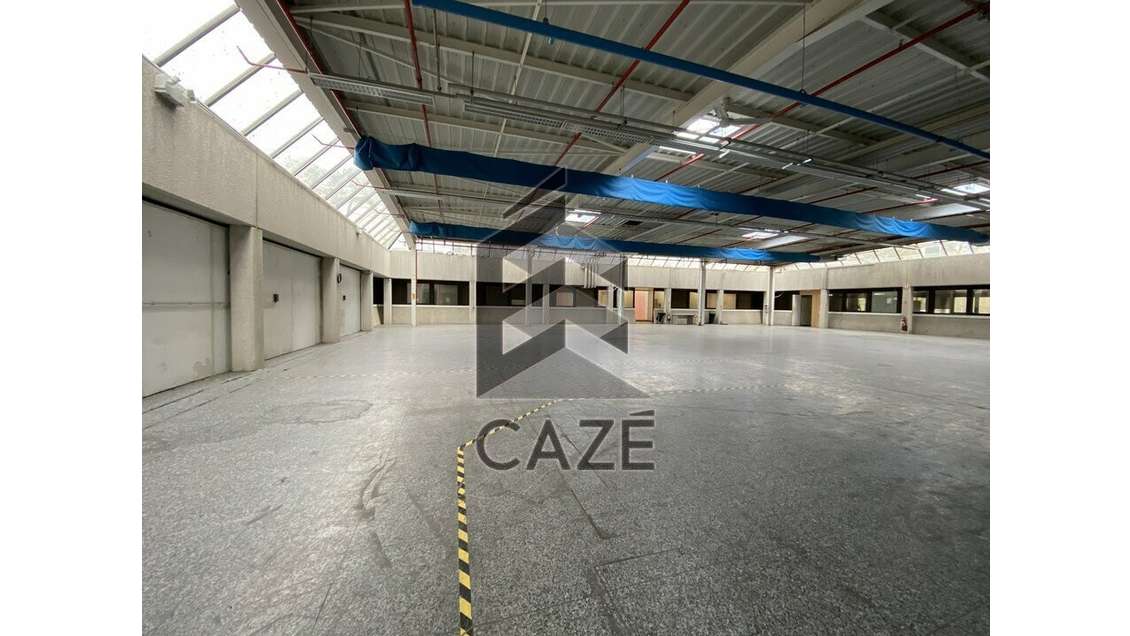 Entrepôt 5266m² à louer proche A63 à Canéjan