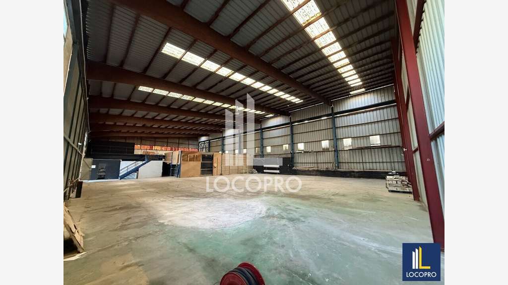 A louer local d'activité 1222m² ZI de la Frayère