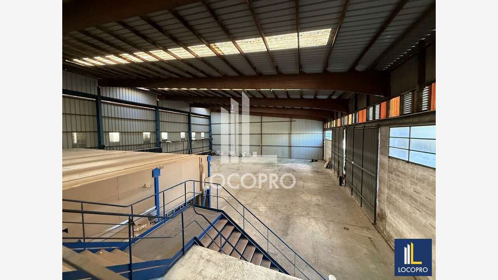 A louer local d'activité 1222m² ZI de la Frayère