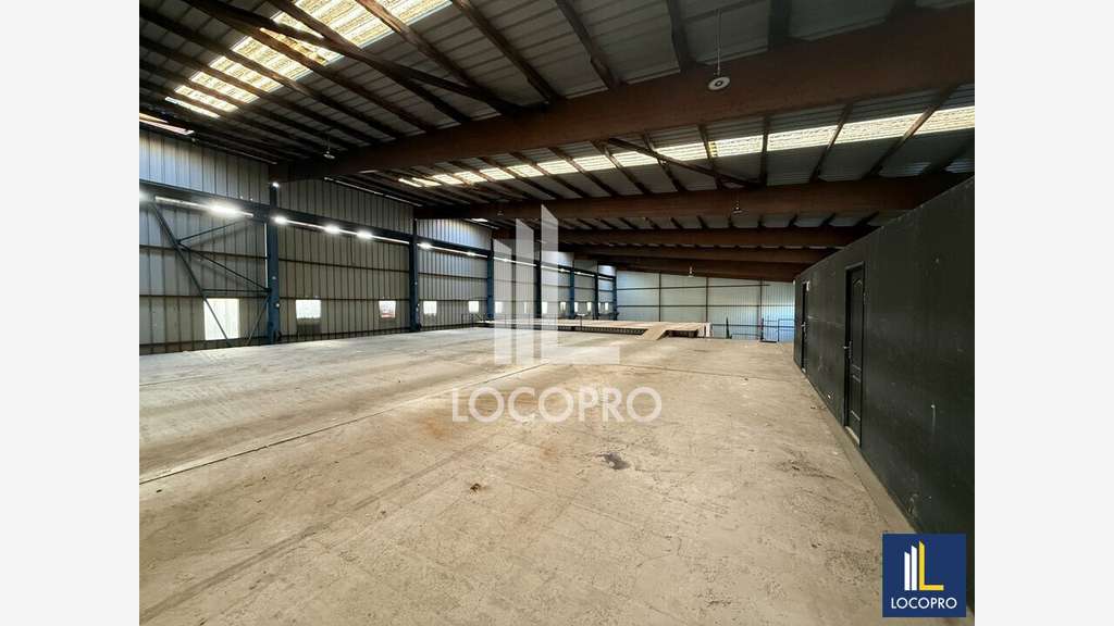 A louer local d'activité 1222m² ZI de la Frayère