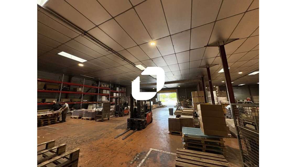 A louer Local d'activité 4860m² Carbon blanc