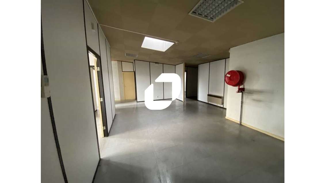 A louer Local d'activité 3022m² Carbon blanc