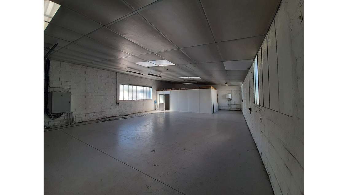 A louer local d'activité 245m² sur Nantes Est