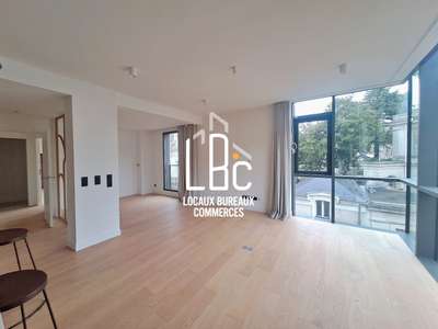 Vente entrepôt 240m² à Carquefou zone d'activités