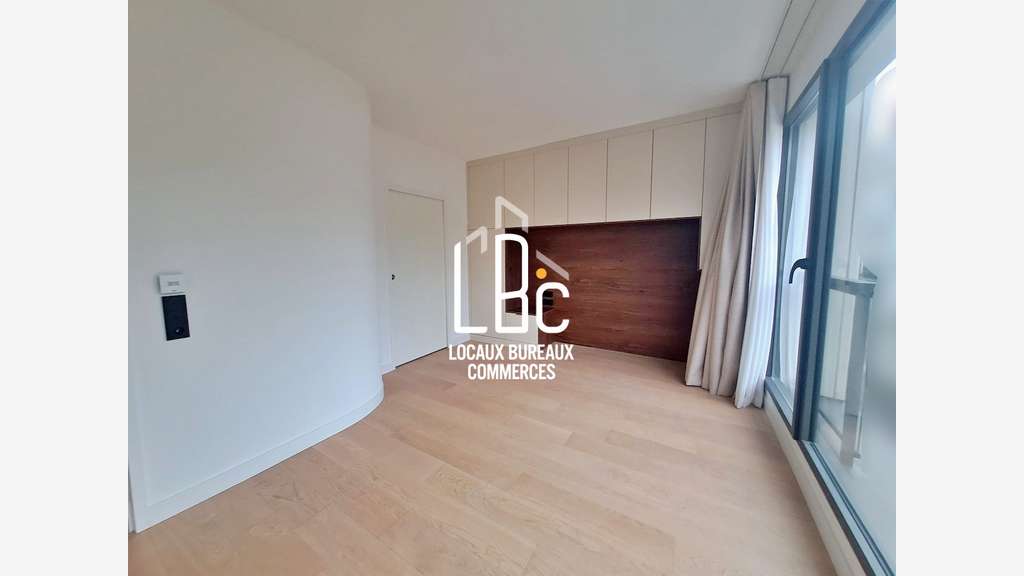 Vente entrepôt 240m² à Carquefou zone d'activités
