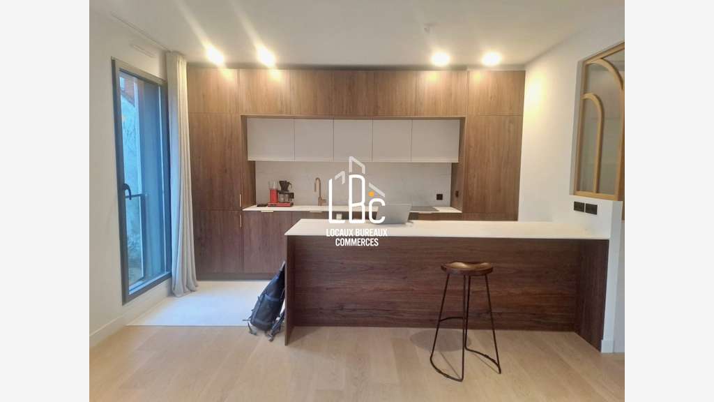 Vente entrepôt 240m² à Carquefou zone d'activités