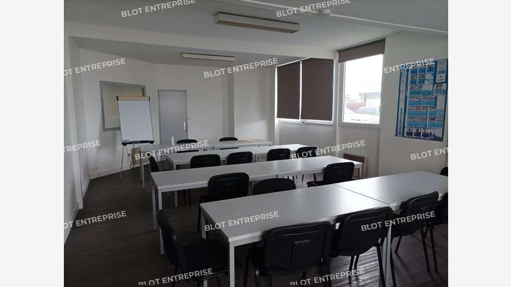A louer locaux d'activités 530m² à Carquefou