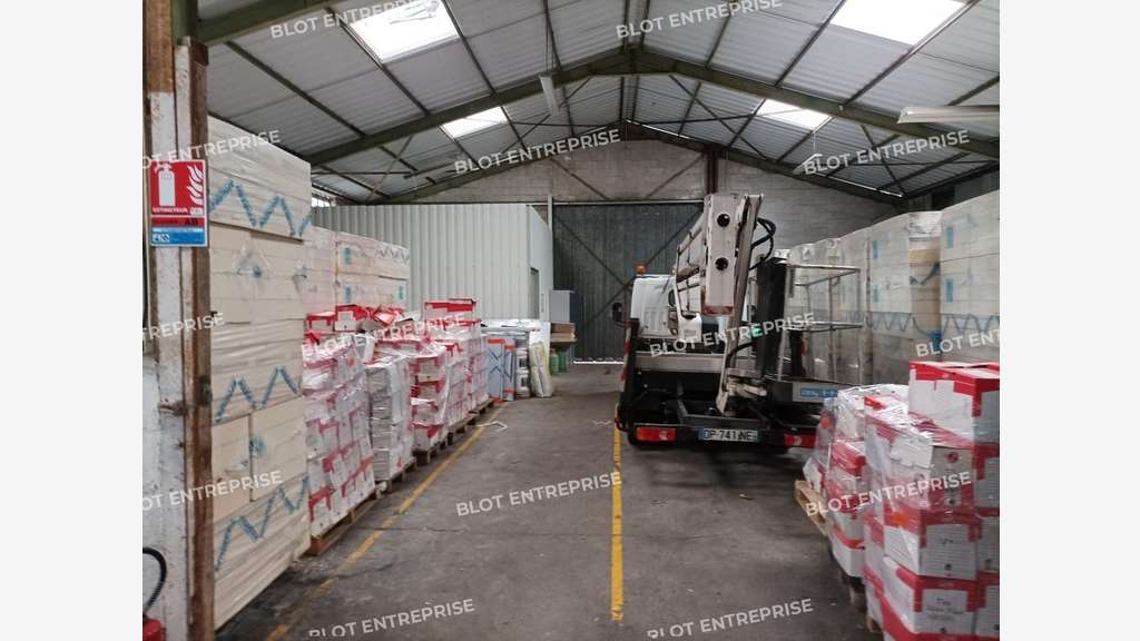 A louer locaux d'activités 530m² à Carquefou
