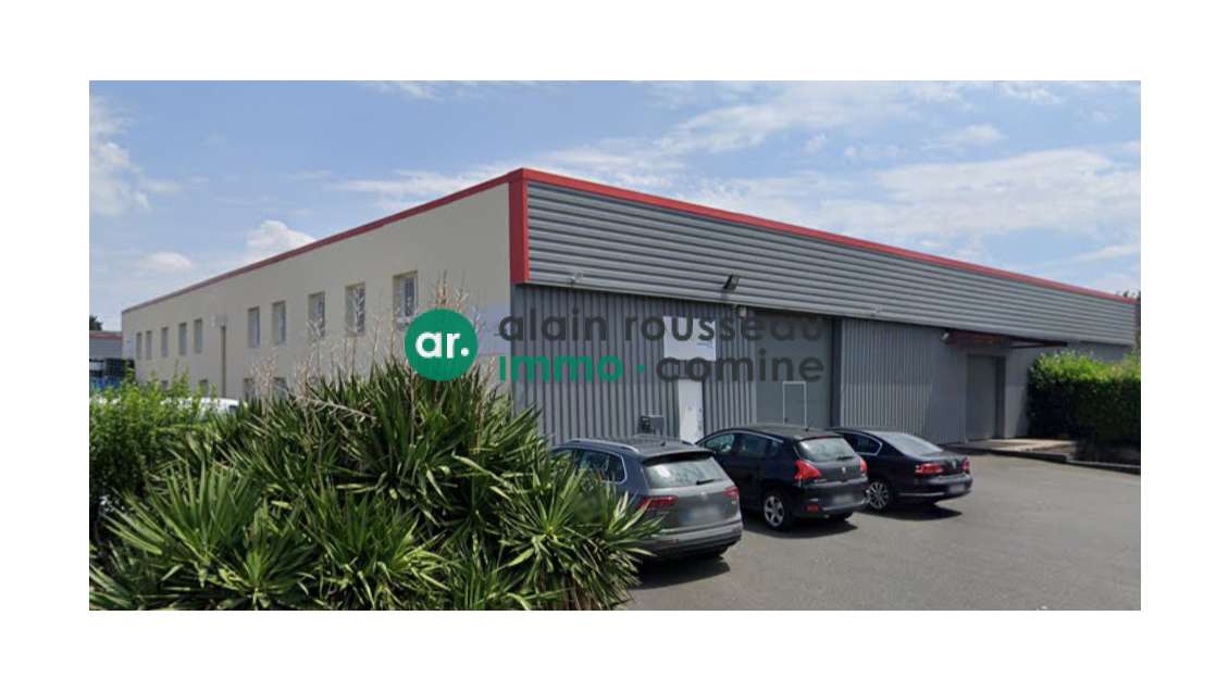 A louer local activité rénové de 806m² à Carquefou
