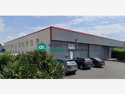 A louer local activité rénové de 806m² à Carquefou