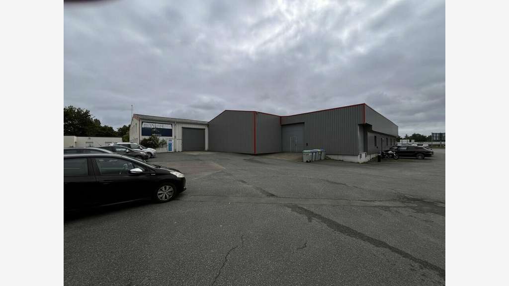 Local d'activité de 1387m² à louer à Carquefou