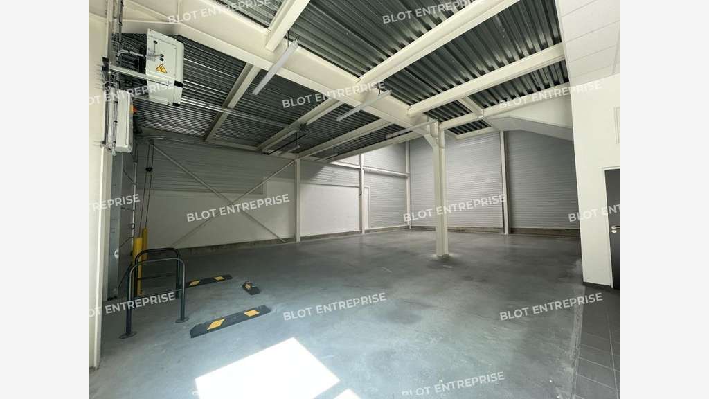 A louer cellule activités 286m² à Carquefou