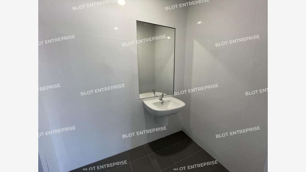 A louer cellule activités 344m² à Nantes