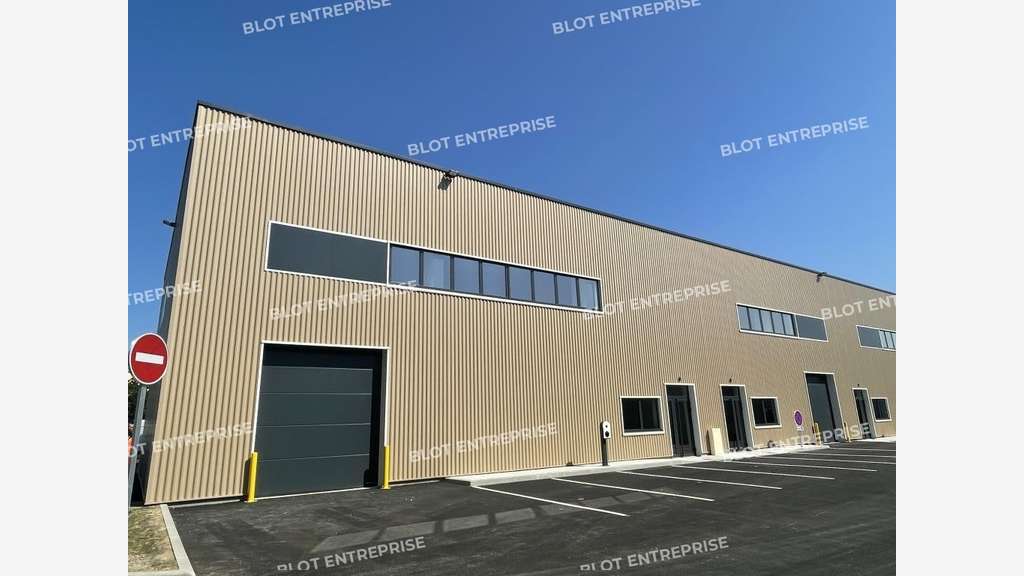 A louer cellule activités 344m² à Nantes