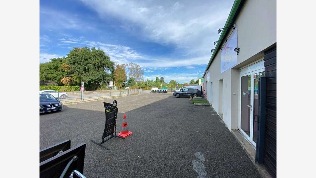 A louer local de 115m² à Carquefou axe dynamique