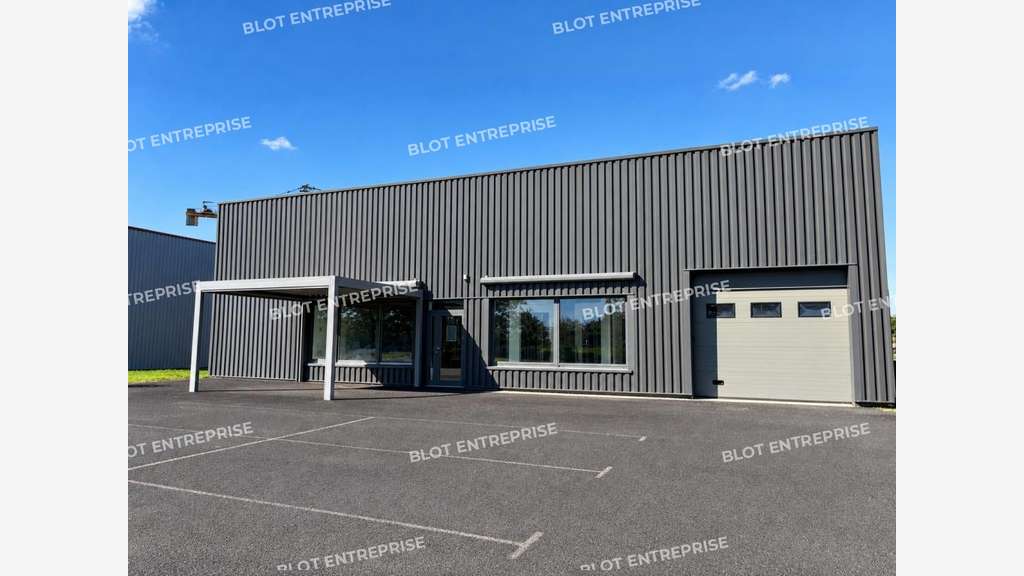 À LOUER - LOCAUX D'ACTIVITÉS - 380 M² - CARQUEFOU
