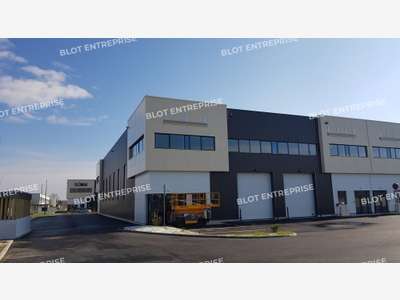 À LOUER - LOCAUX D'ACTIVITÉS - 470 M² - CARQUEFOU