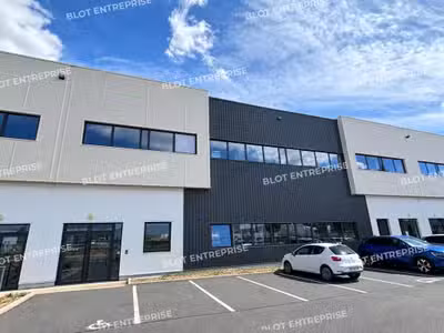 À LOUER - LOCAUX D'ACTIVITÉS - 467 M² - CARQUEFOU