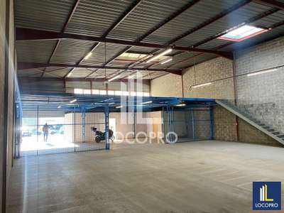 A louer entrepôt de 500m² à Carros