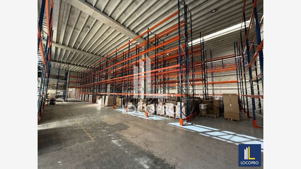 Entrepôt 2076m² à louer à ZI Carros